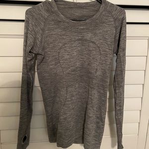 Lululemon long sleeve swiftly tech